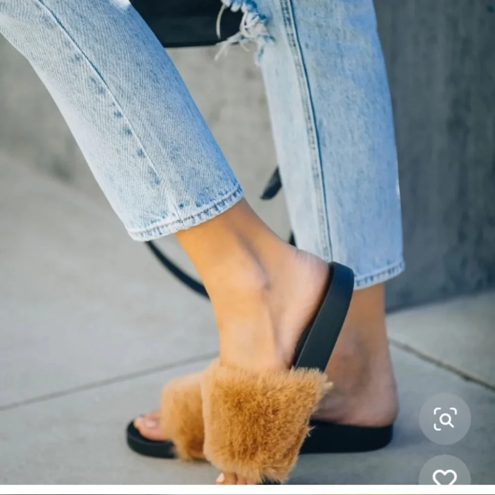 Calvin Faux Fur Slides - Picture 3 of 9